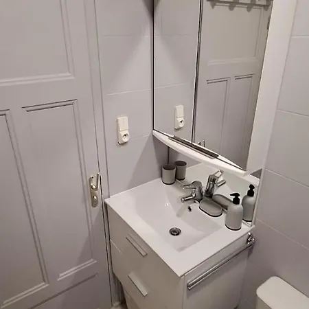 Apartment S-e-r-a-l-y 1 *