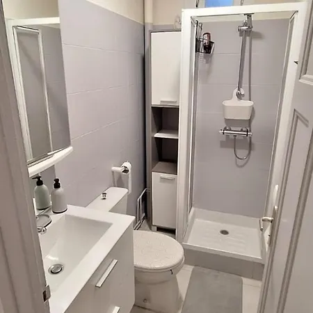 S-e-r-a-l-y 1 Apartment Egliseneuve-d'Entraigues