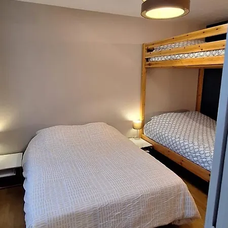 S-e-r-a-l-y 1 Apartment
