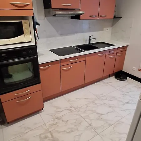 S-e-r-a-l-y 1 Apartment